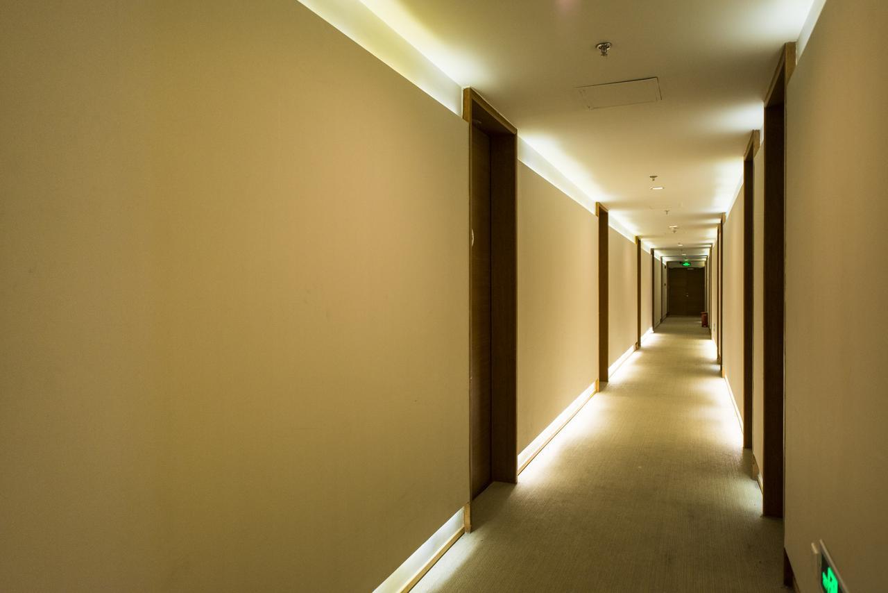 Ji Hotel Shanghai Xujiahui Tianyaoqiao Road Экстерьер фото