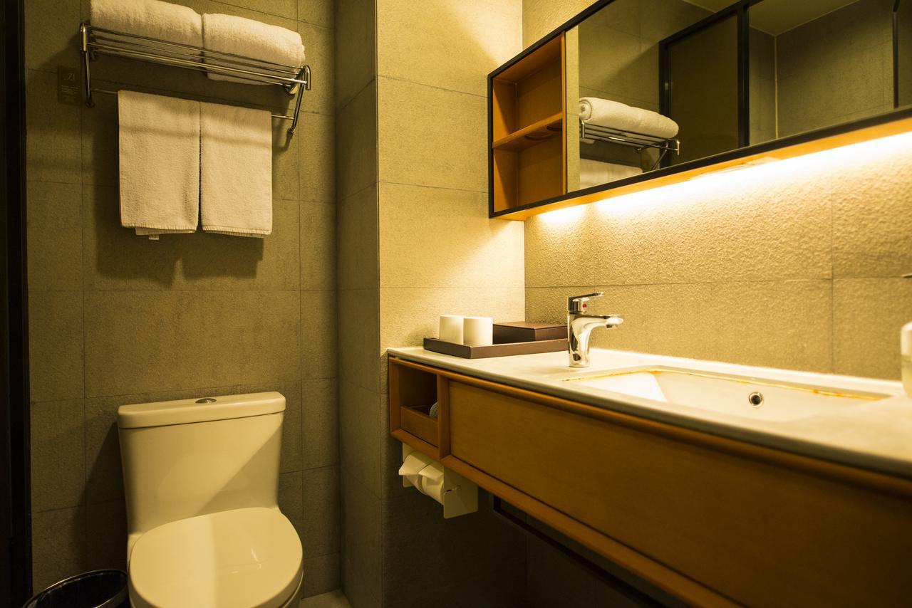 Ji Hotel Shanghai Xujiahui Tianyaoqiao Road Экстерьер фото