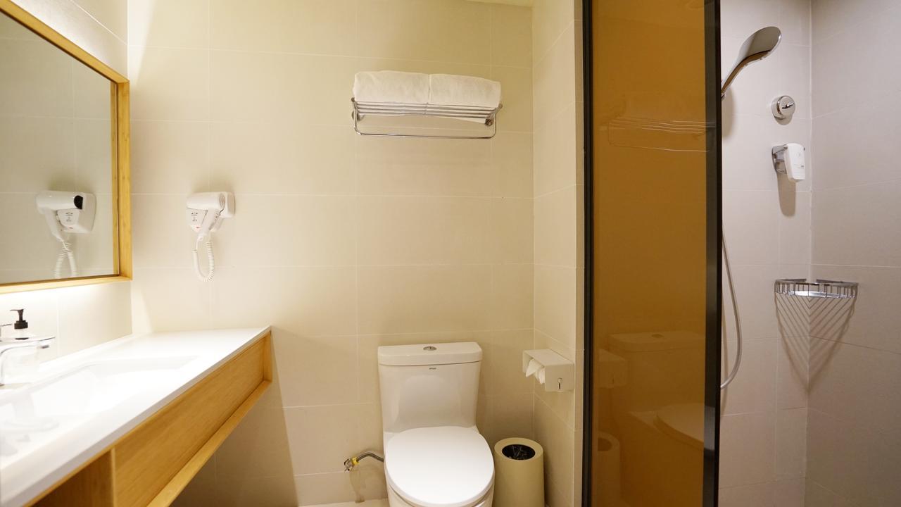 Ji Hotel Shanghai Xujiahui Tianyaoqiao Road Экстерьер фото